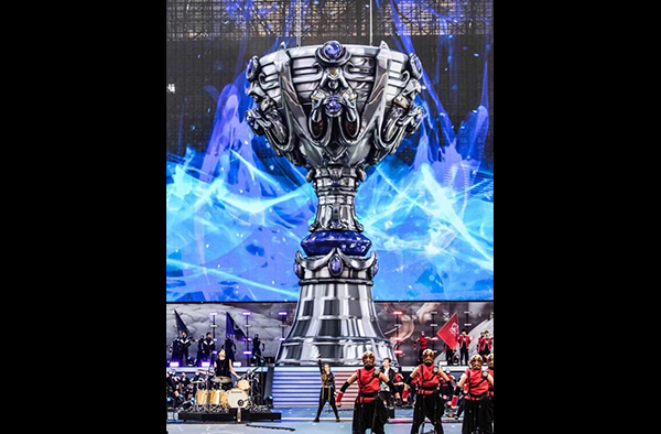 你永远无法赢得经济局！EDG因失误而输掉了第一局！ T1 1-0 EDG